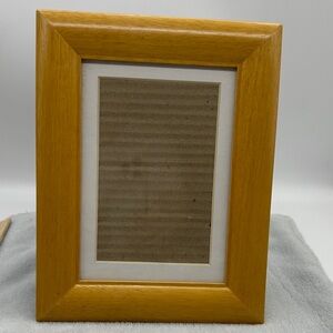 Vintage Blonde Hardwood Mitered Table-Top Easel or Wall Mounted Picture Frame